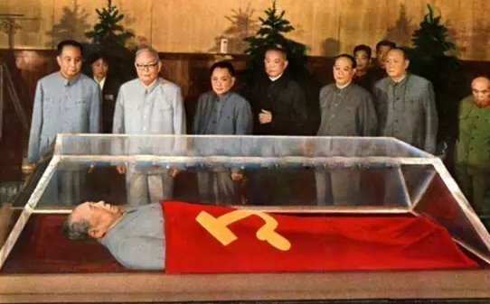 毛主席遺體的水晶棺
